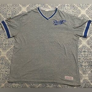 Mitchell & Ness LA Dodgers V-Neck Shirt Size 2XL